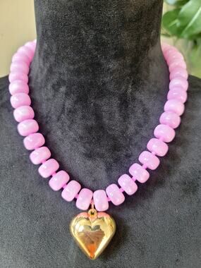 Lightweight Pink Beaded Necklace Gold Tone Heart Pendant Statement Jewelry